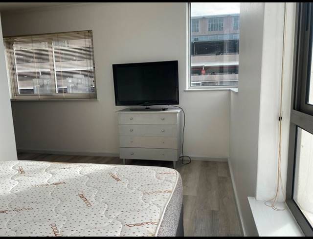 1 BEDROOM PROPERTY TO RENT IN CLAREMONT